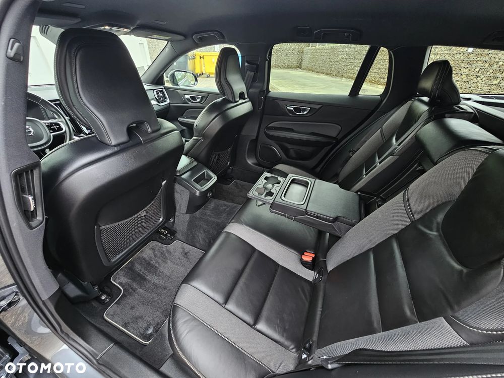 Volvo V60 D3 Geartronic R-Design - 27