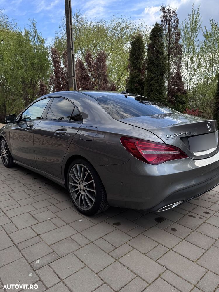Mercedes-Benz CLA 200 - 4