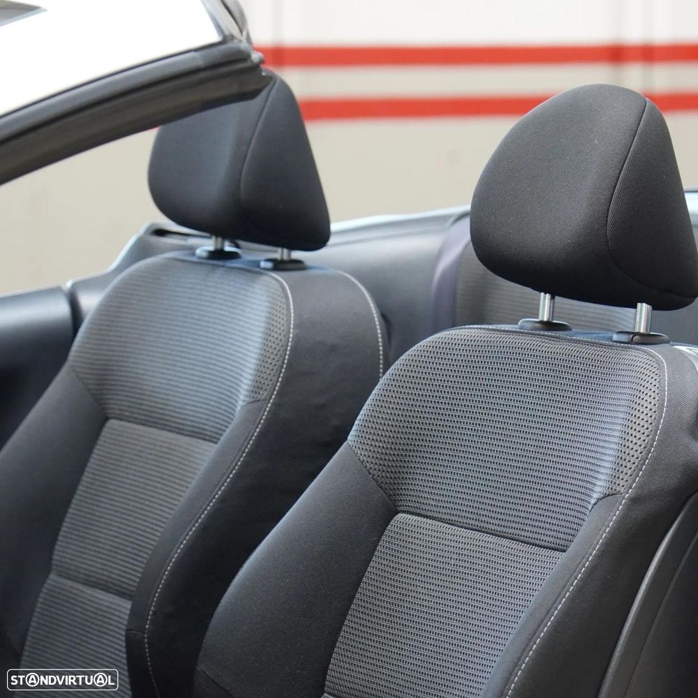 Peugeot 207 CC 1.6 SE 200 Anos - 13