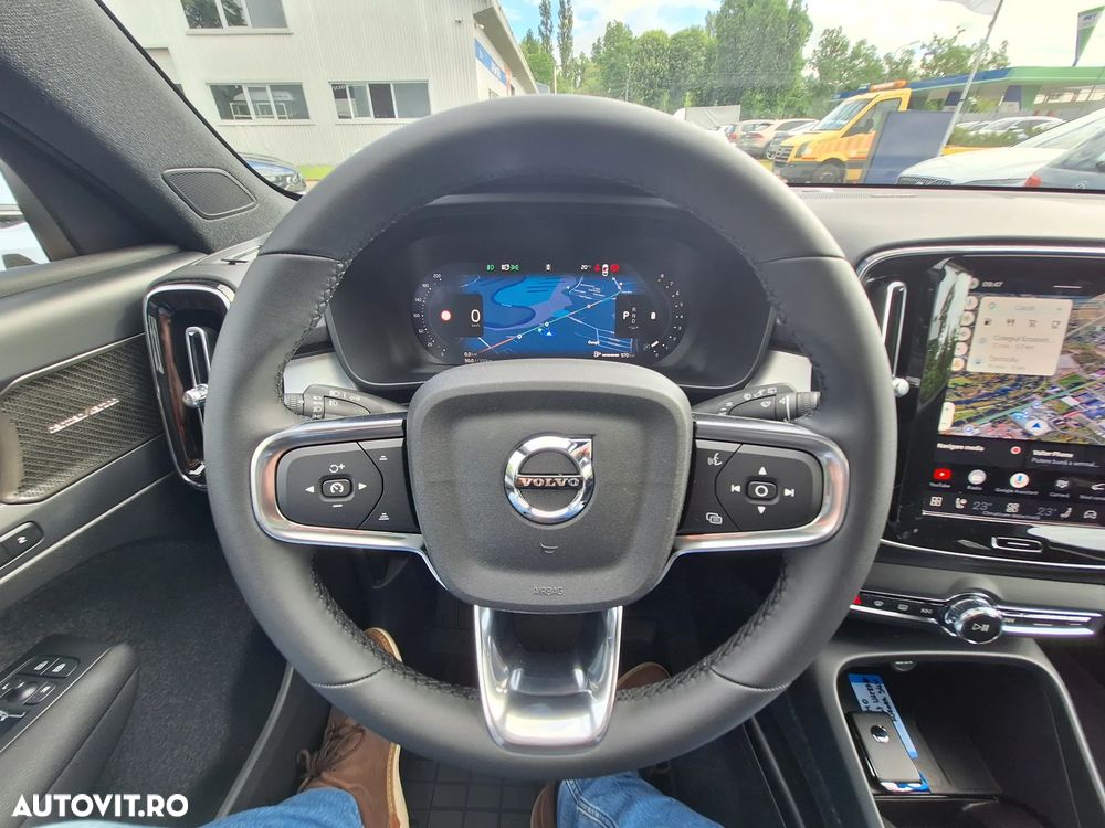 Volvo XC 40 B4 AT FWD MHEV Ultimate Dark - 22