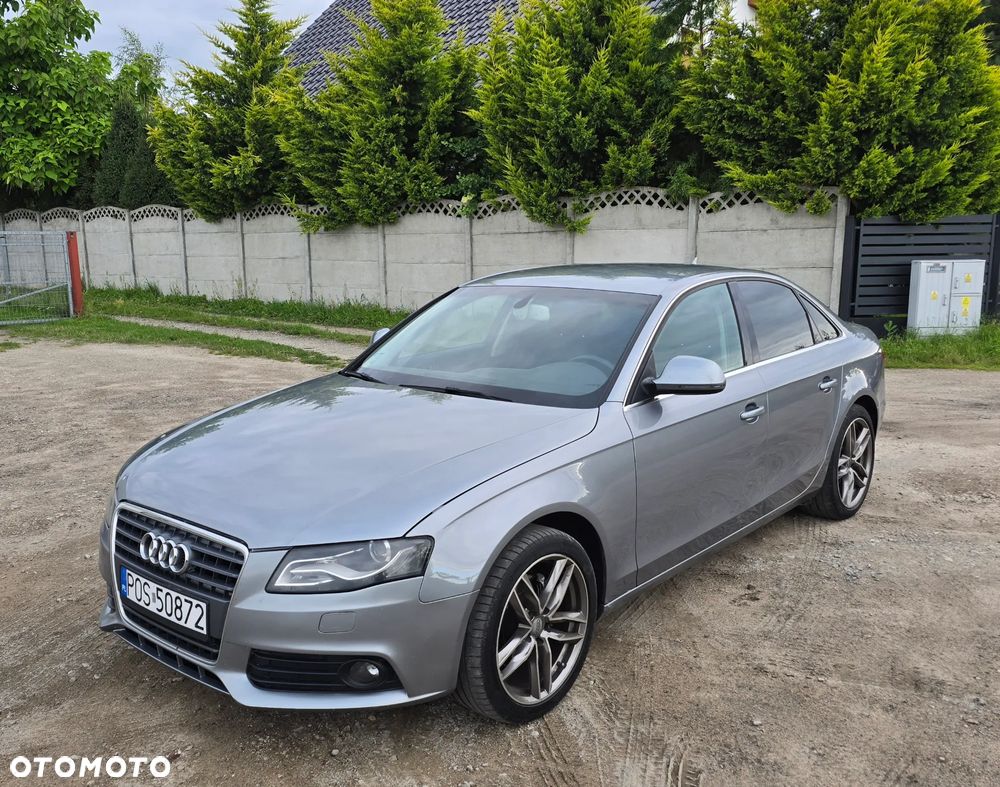 Audi A4 Limousine - 1