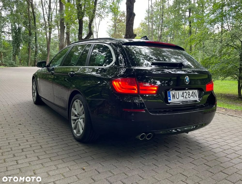 BMW Seria 5 525d - 13