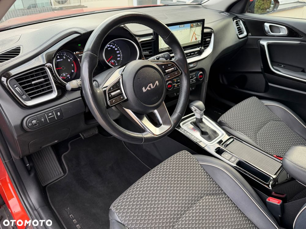 Kia XCeed 1.5 T-GDI L Business Line DCT - 35