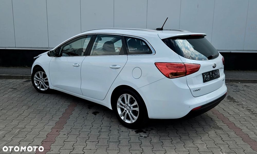 Kia Ceed 1.6 GDI Platinum Edition - 4