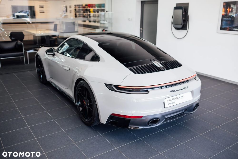 Porsche 911 Carrera GTS - 10
