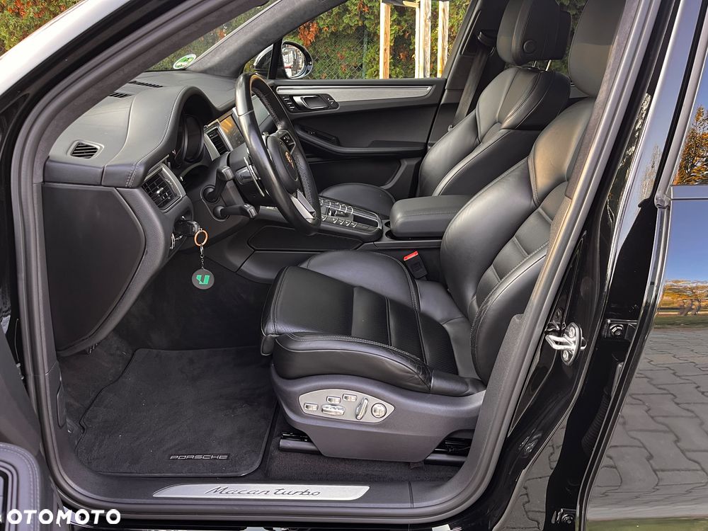 Porsche Macan Turbo PDK - 24