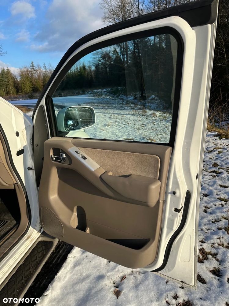 Nissan Pathfinder - 14