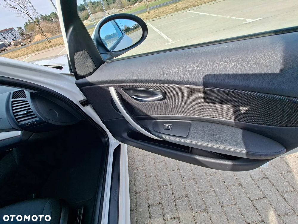 BMW Seria 1 118d DPF Edition Sport - 17