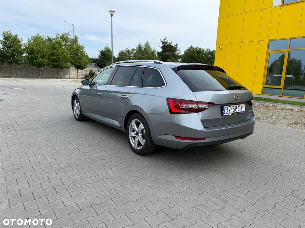 Skoda Superb 2.0 TDI 4x4 L&K DSG - 4