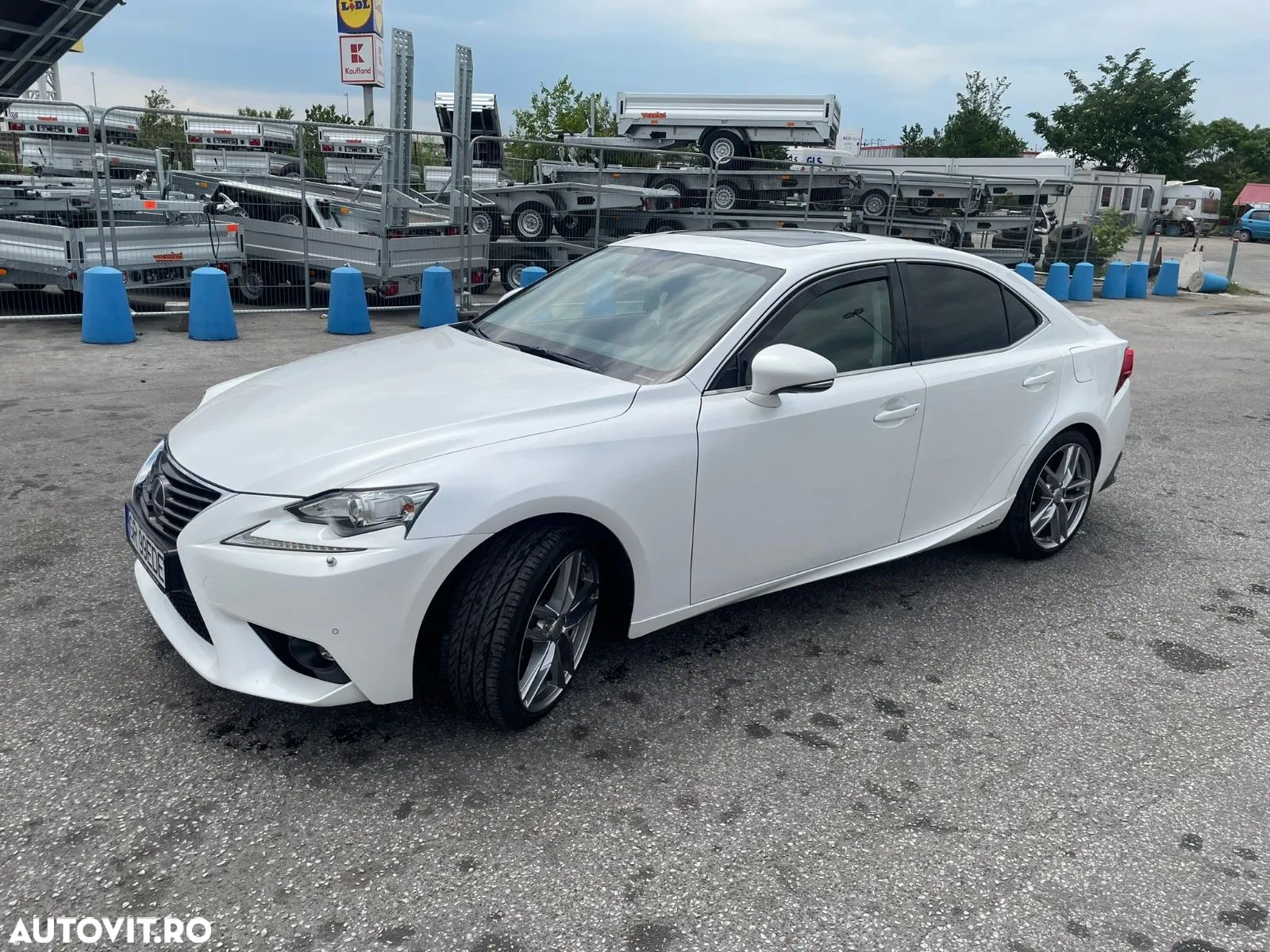 Lexus Seria IS 300h Executive - 1