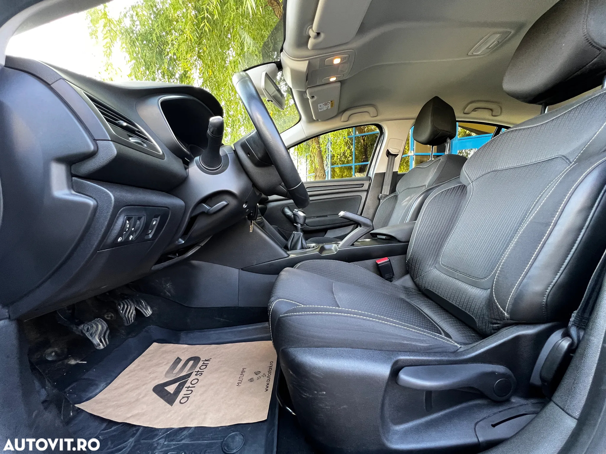 Renault Megane TCe Life - 16