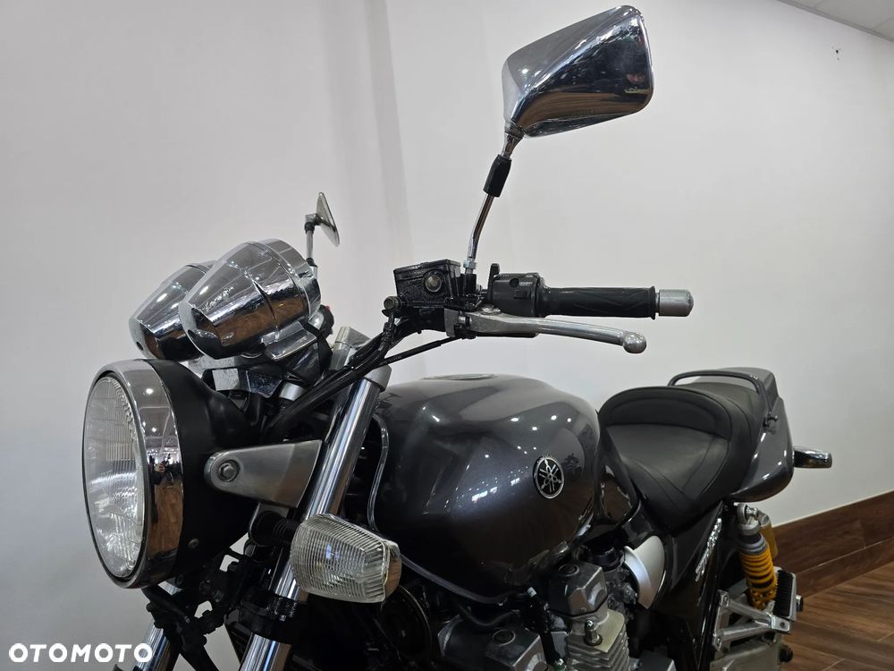Yamaha XJR - 3