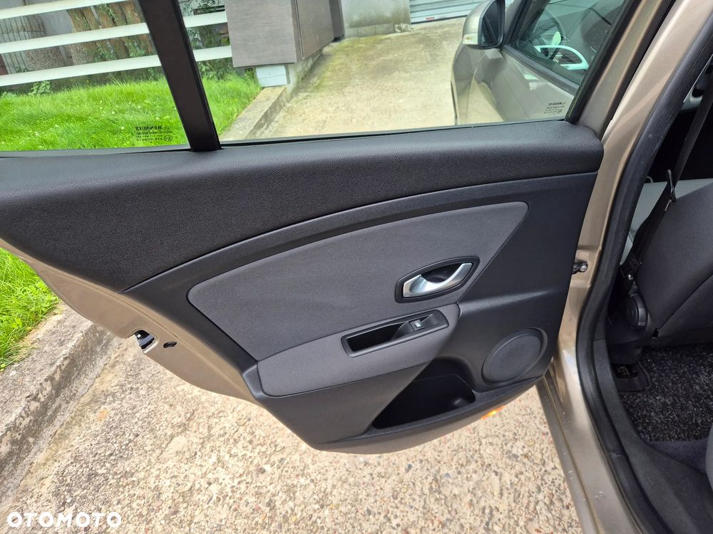 Renault Megane 1.6 16V 110 LIMITED - 21