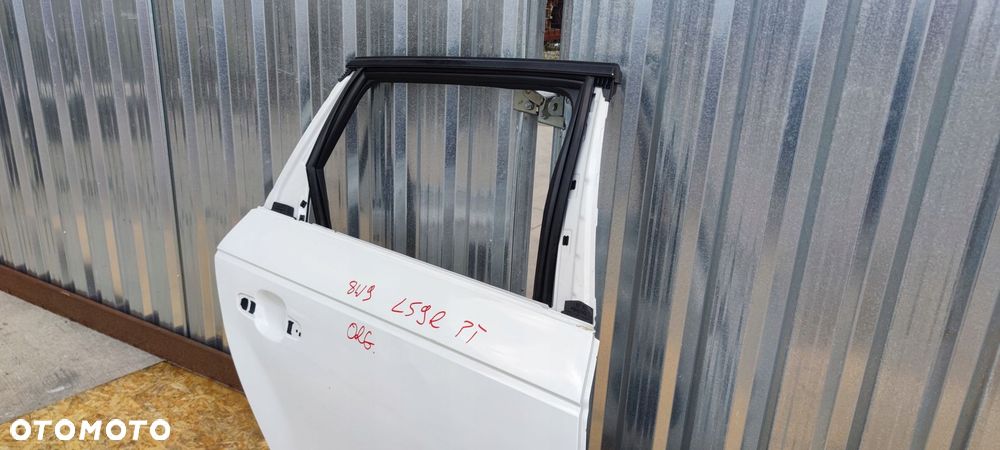 DRZWI PRAWY TYŁ AUDI A4 B9 LS9R AVANT / KOMBI ORG - 10