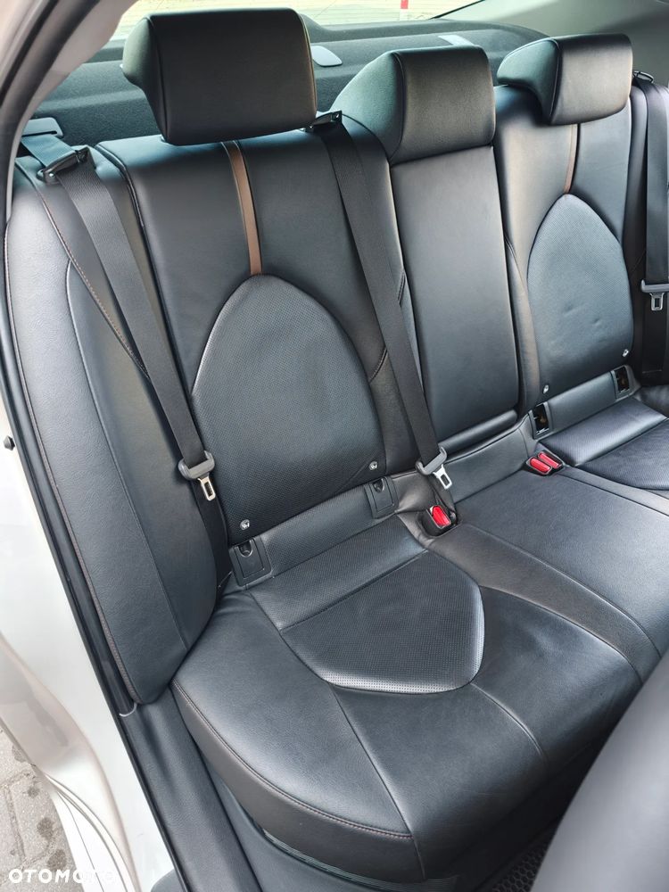 Toyota Camry Business Edition - 10