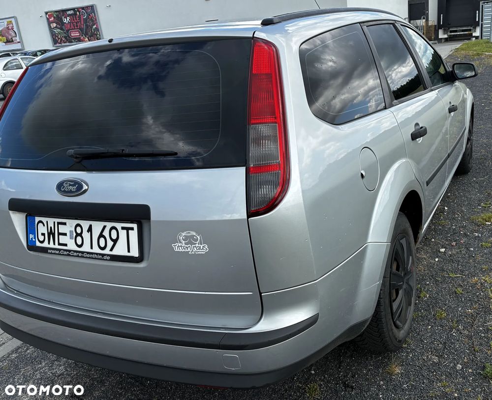 Ford Focus 1.6 Ambiente - 17