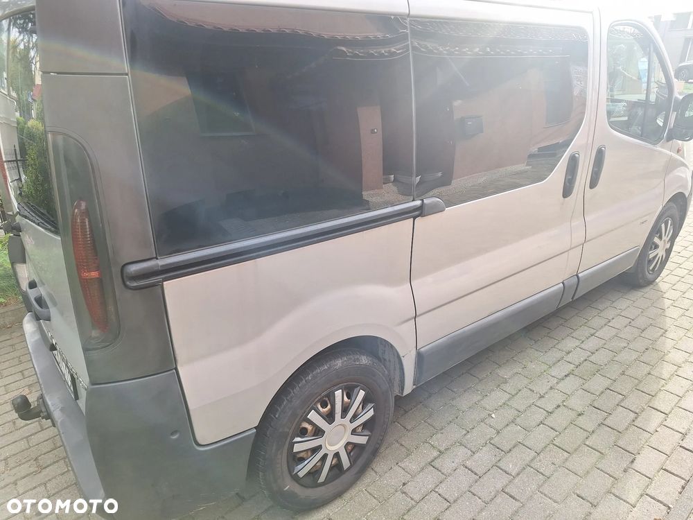 Opel Vivaro - 10