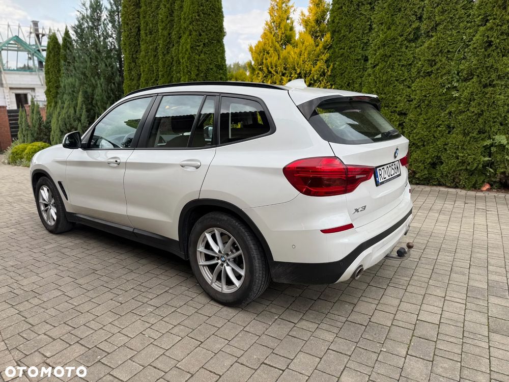 BMW X3 xDrive20i Advantage - 2