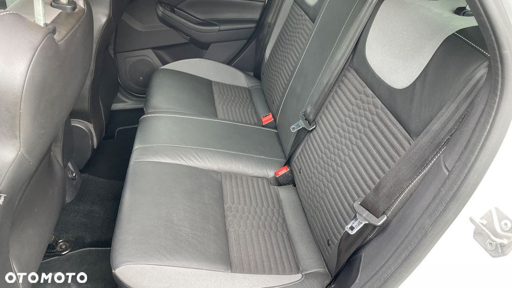 Ford Focus 2.0 EcoBoost ST mit Leder-Sport-Paket - 11
