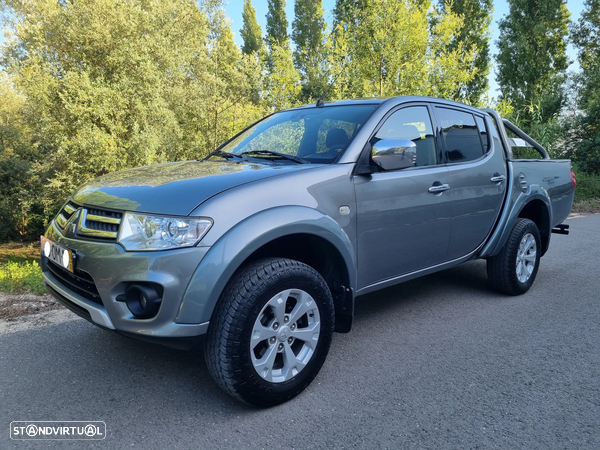 Mitsubishi L200 2.5 DI-D CD Invite AC CC 4WD