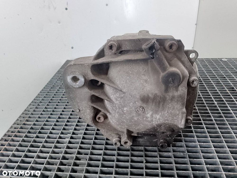 DYFERENCJAŁ TYŁ BMW SERIA 7 F01  7573821 4.4 - 5
