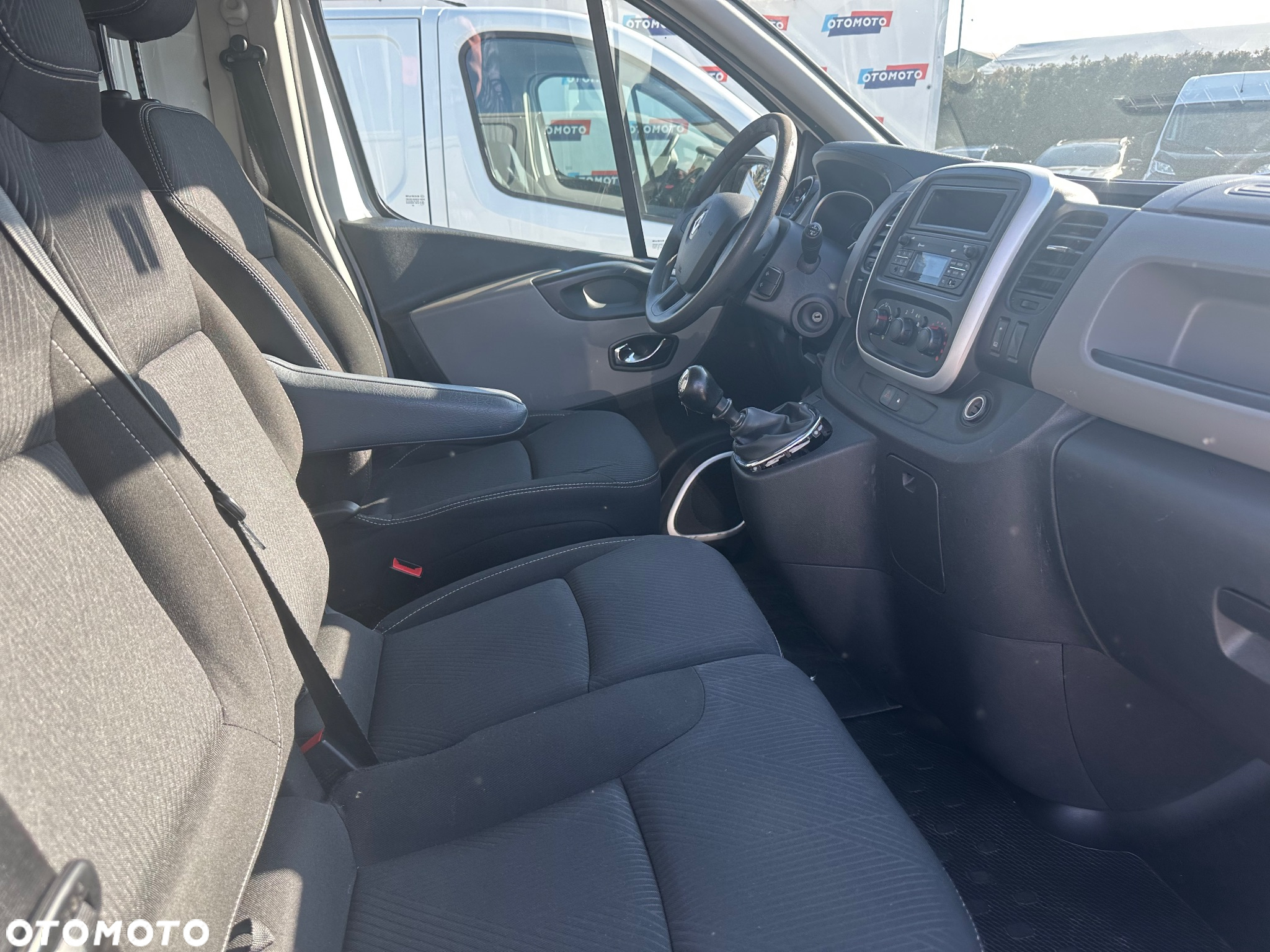 Renault TRAFIC - 8
