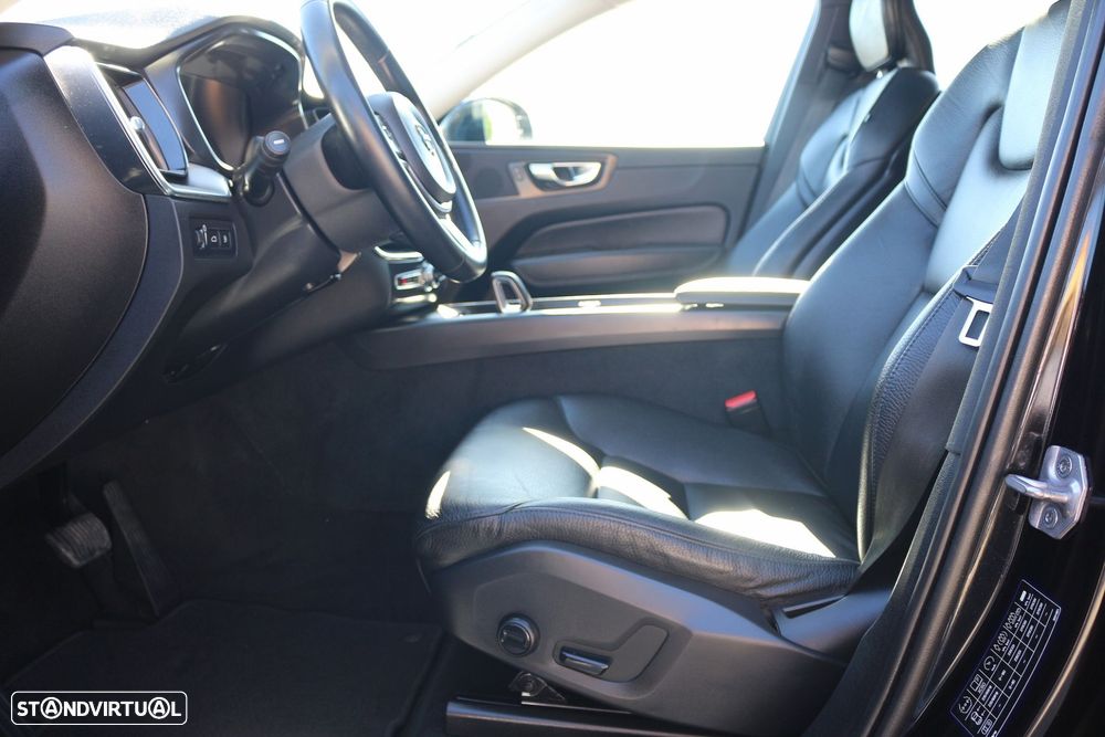 Volvo XC 60 2.0 T6 PHEV Inscription Expression AWD - 32