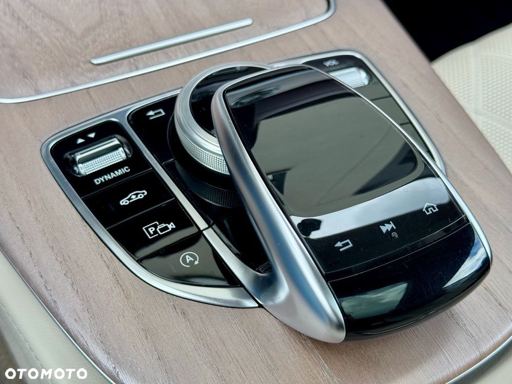 Mercedes-Benz Klasa E 350 d Coupe 4-Matic 9G-TRONIC - 29