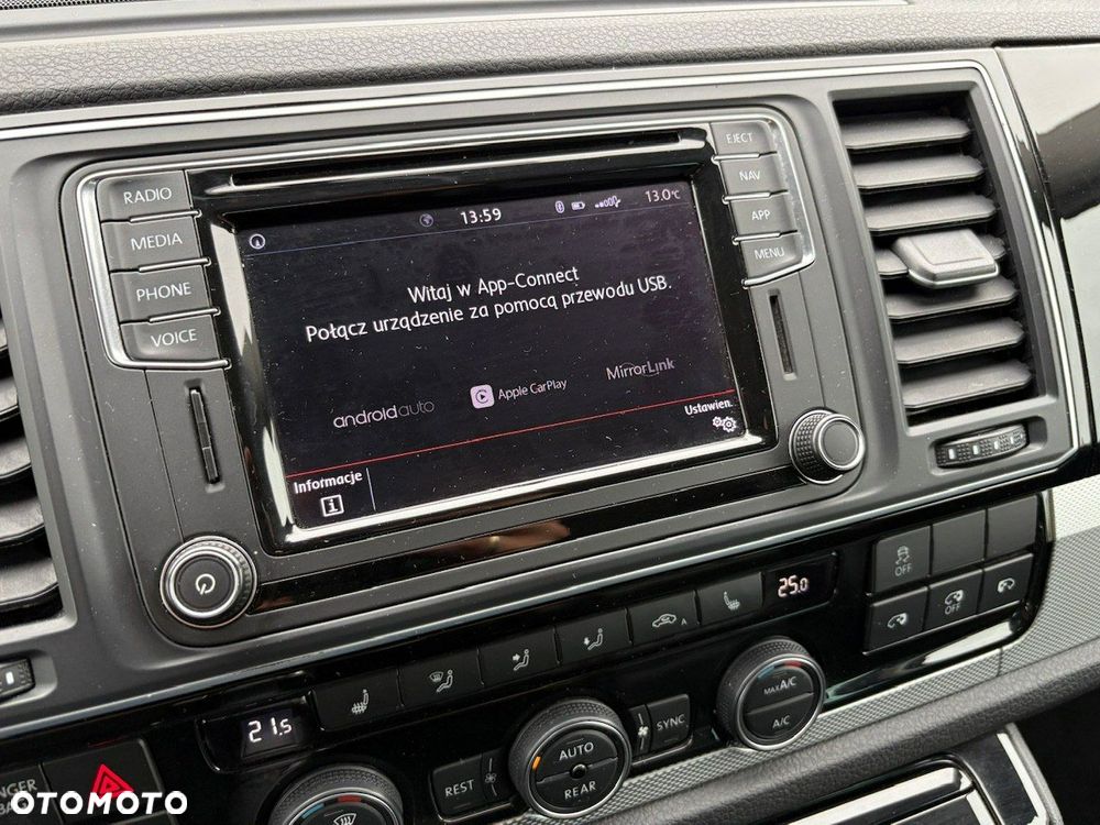 Volkswagen Multivan - 38