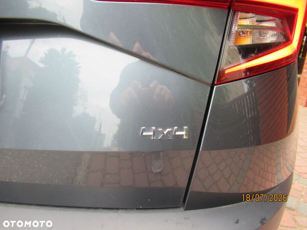 Skoda Karoq 2.0 TDI SCR 4x4 Style DSG - 9