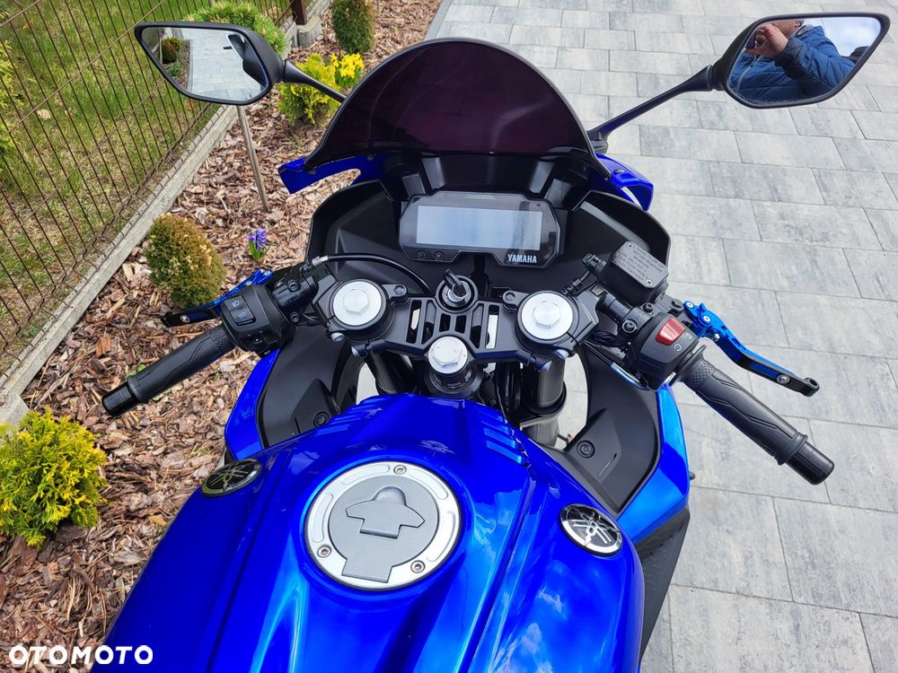 Yamaha YZF - 22