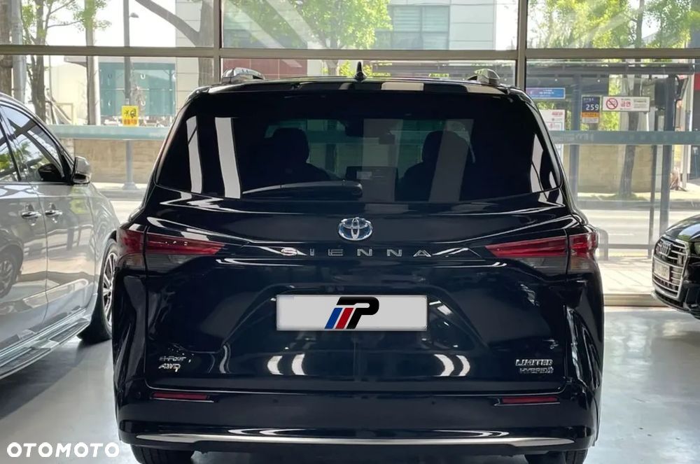 Toyota Sienna - 5