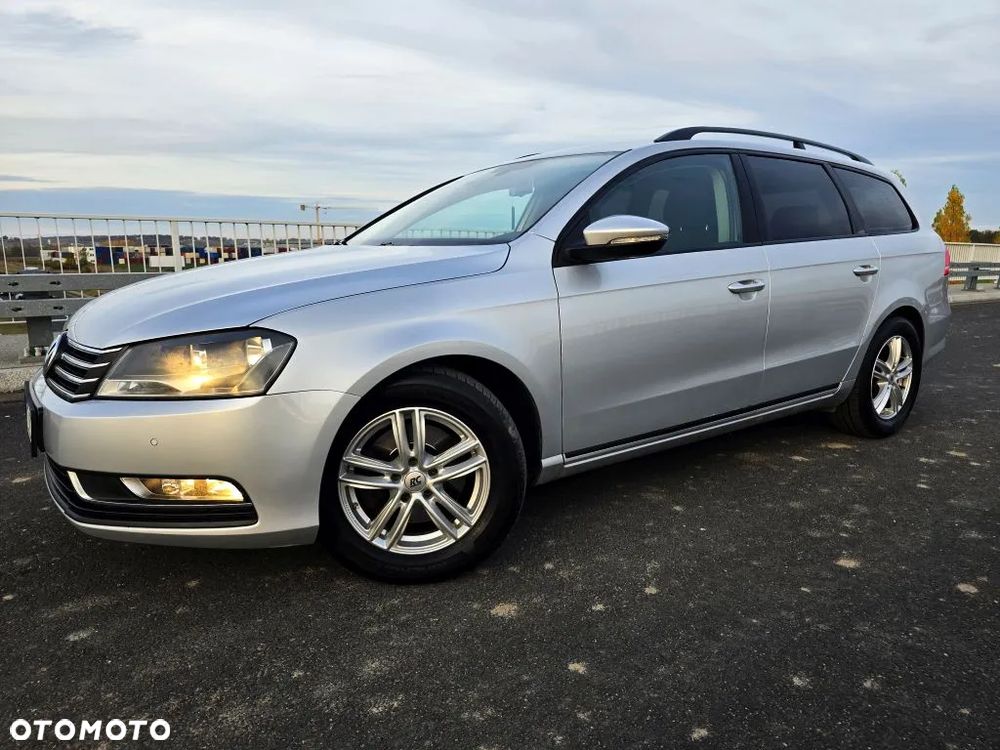 Volkswagen Passat 1.6 TDI Comfortline - 1