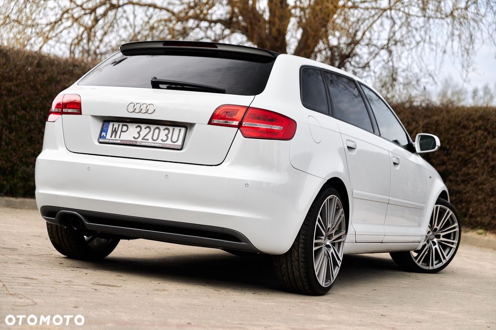 Audi A3 Sportback 1.4 TFSI S line Sportpaket - 2