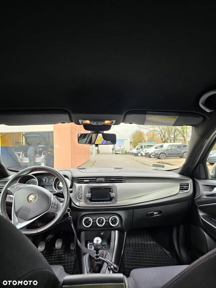Alfa Romeo Giulietta 1.6 JTDM 16V - 12