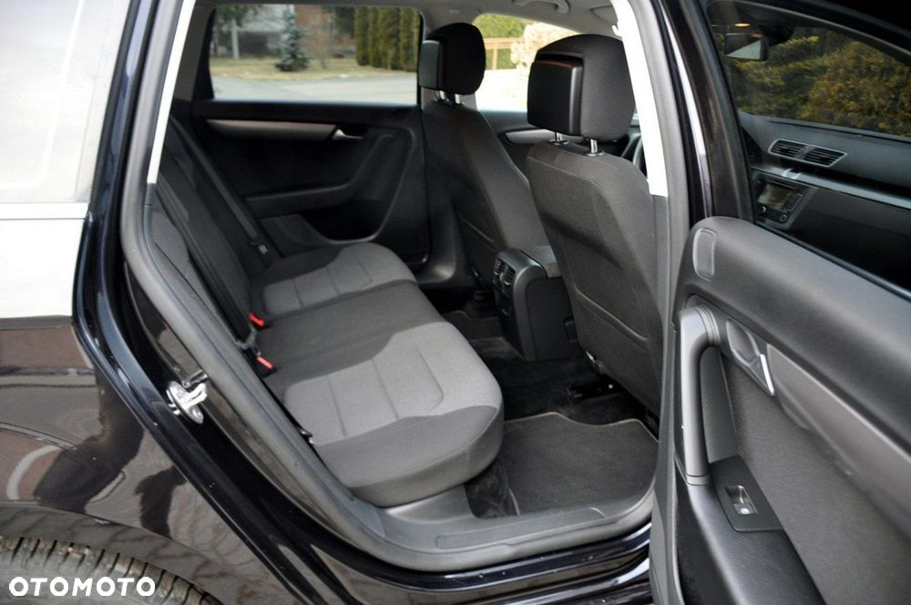 Volkswagen Passat - 19