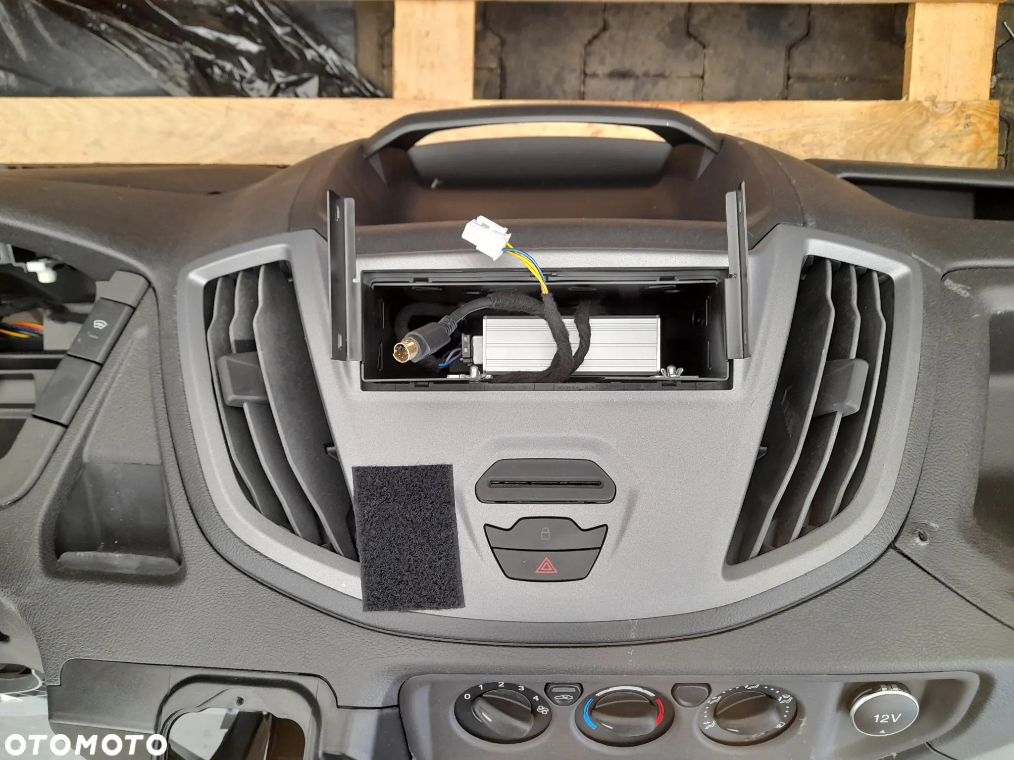 Deska rozdzielcza konsola Ford Transit MK8 - 10