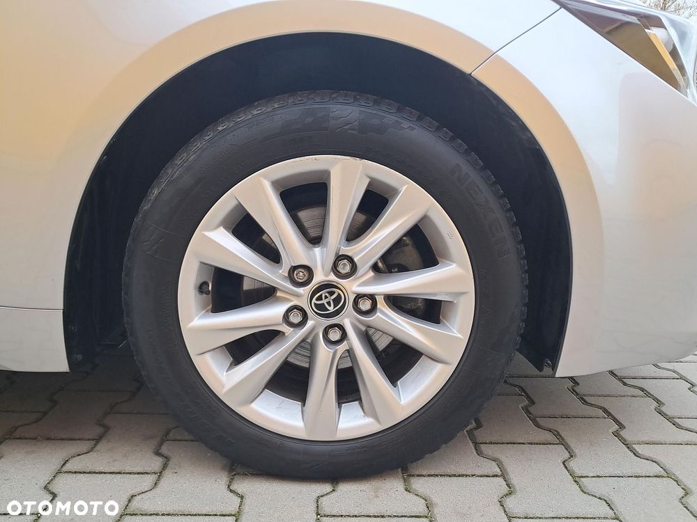 Toyota Corolla 1.8 Hybrid Comfort - 23