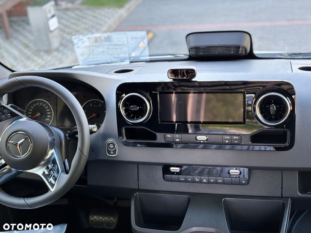 Mercedes-Benz Sprinter Furgon 319 CDI - 21