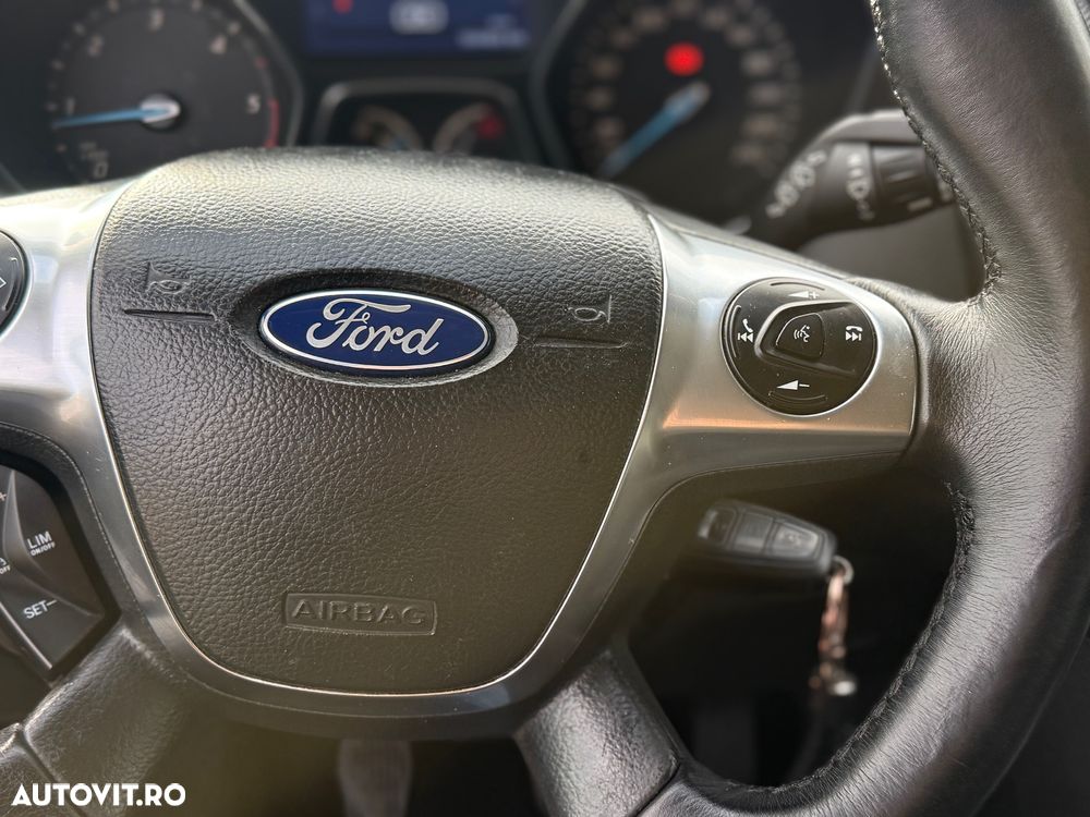 Ford Focus Turnier 1.6 TDCi ECOnetic 88g Start-Stopp-Sy Titanium - 6