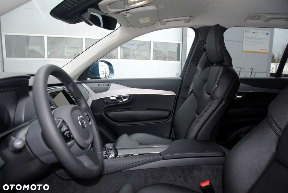 Volvo XC 90 - 9
