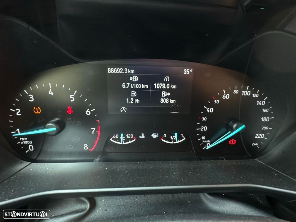 Ford Focus SW - 13