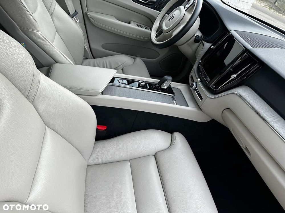 Volvo XC 60 B5 B AWD Plus Bright - 5