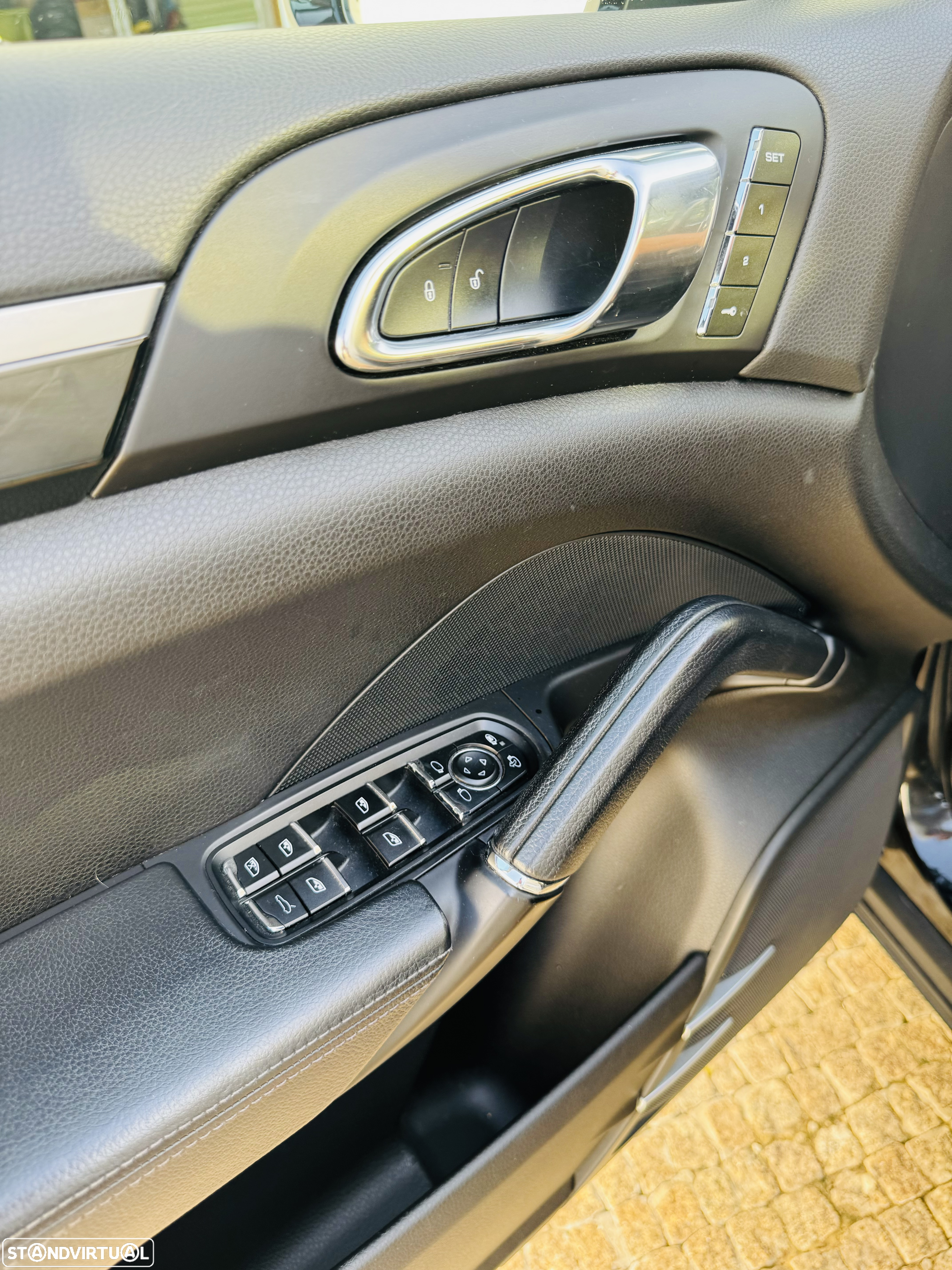 Porsche Cayenne Platinum Edition - 13