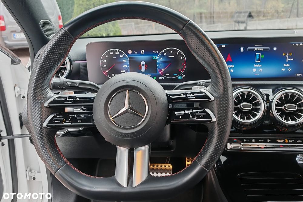 Mercedes-Benz Klasa A 220 4-Matic 7G-DCT - 29
