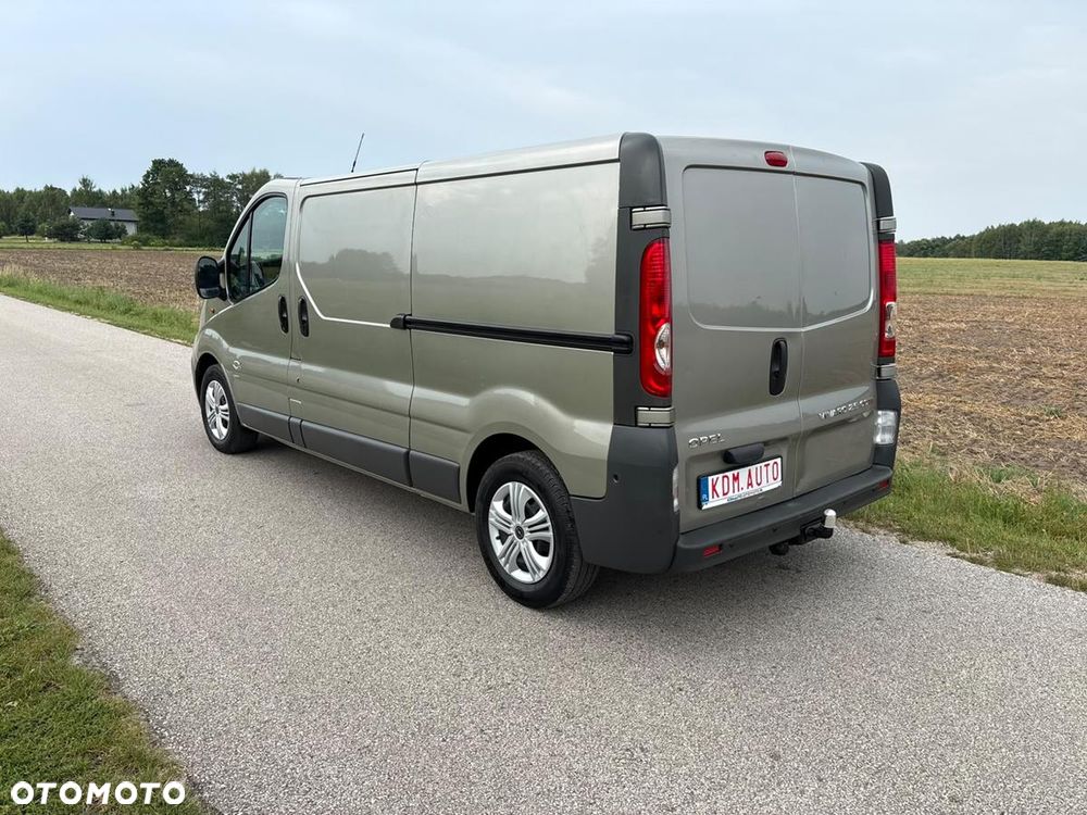 Opel Vivaro - 10