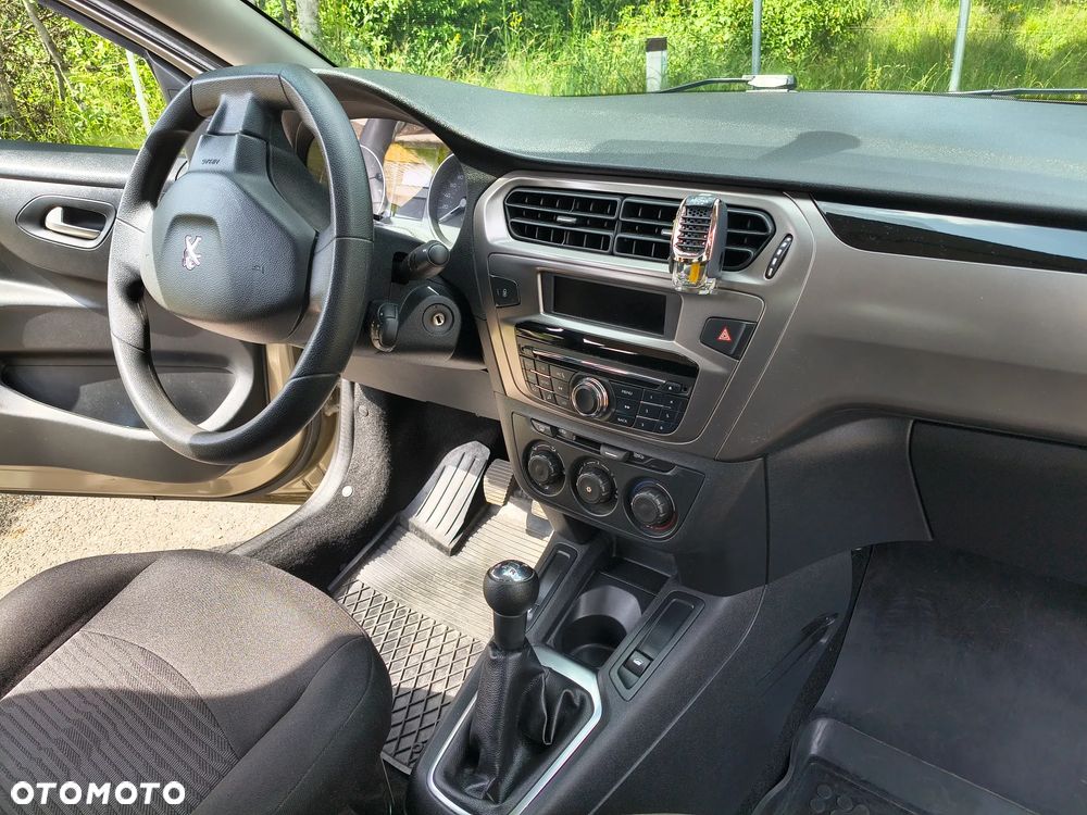 Peugeot 301 1.2 Pure Tech Active - 11