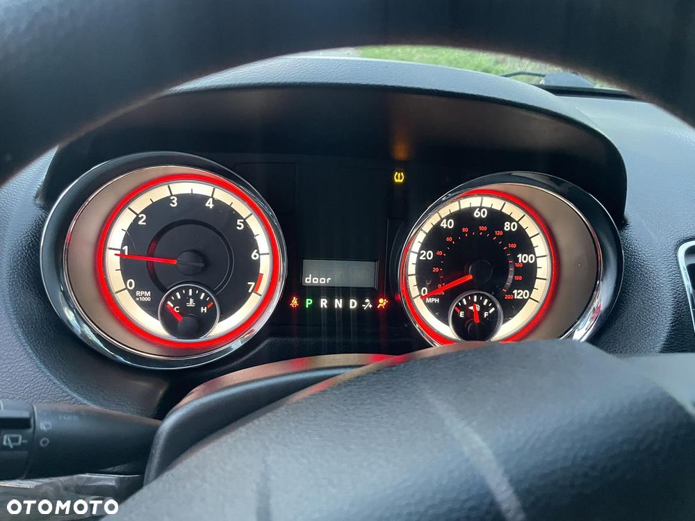 Dodge Grand Caravan - 19