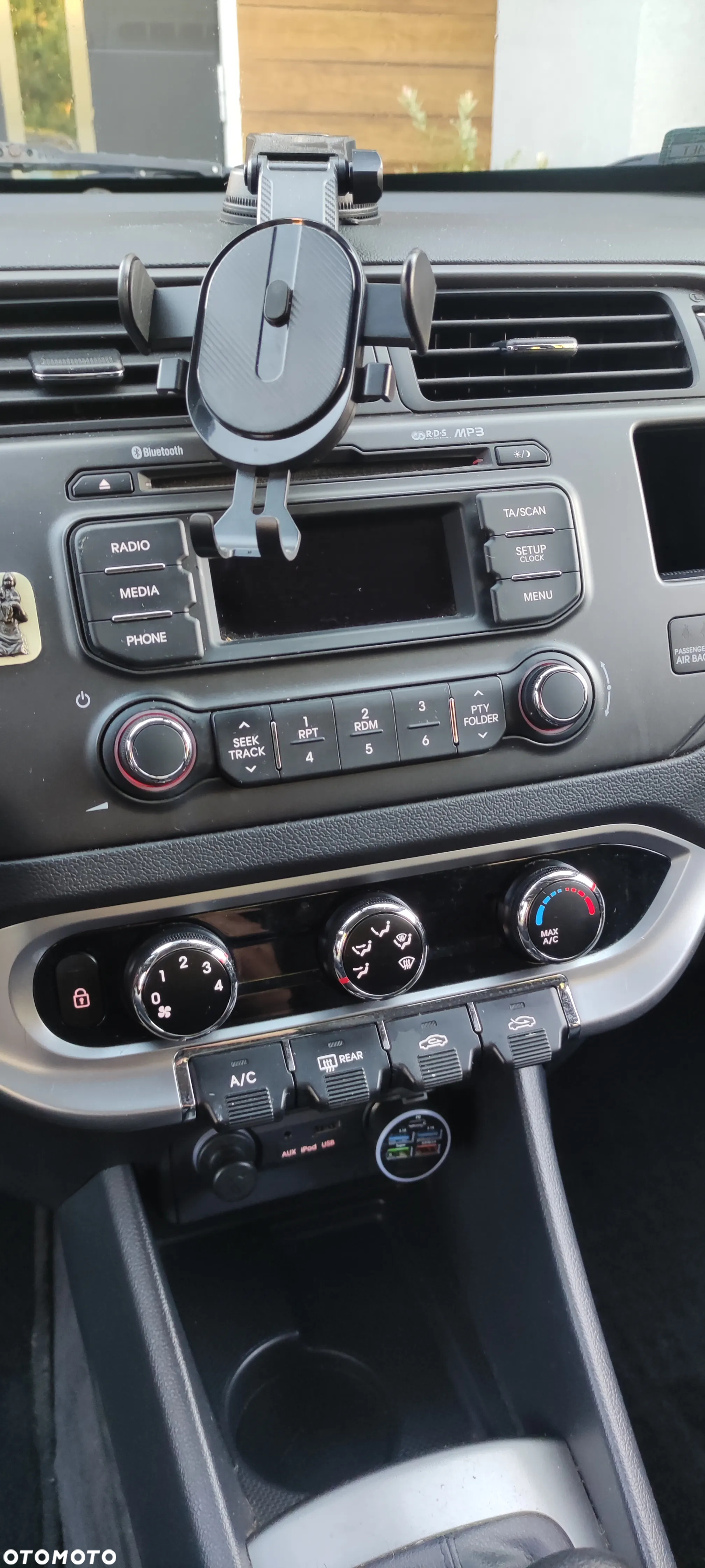 Kia Rio 1.4 M - 8
