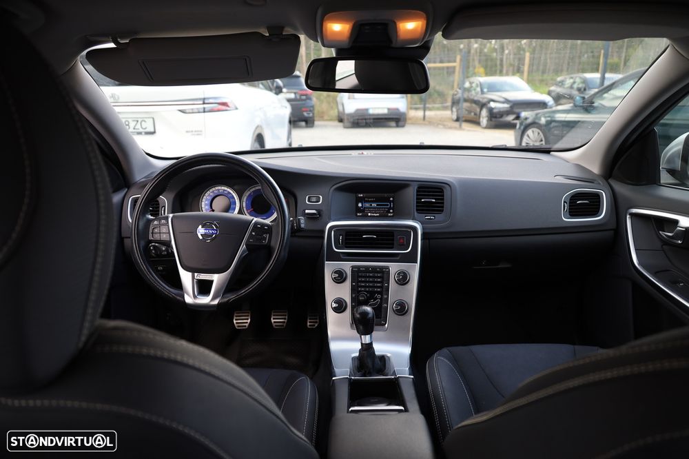 Volvo V60 2.0 D3 R-Design Start/Stop - 21